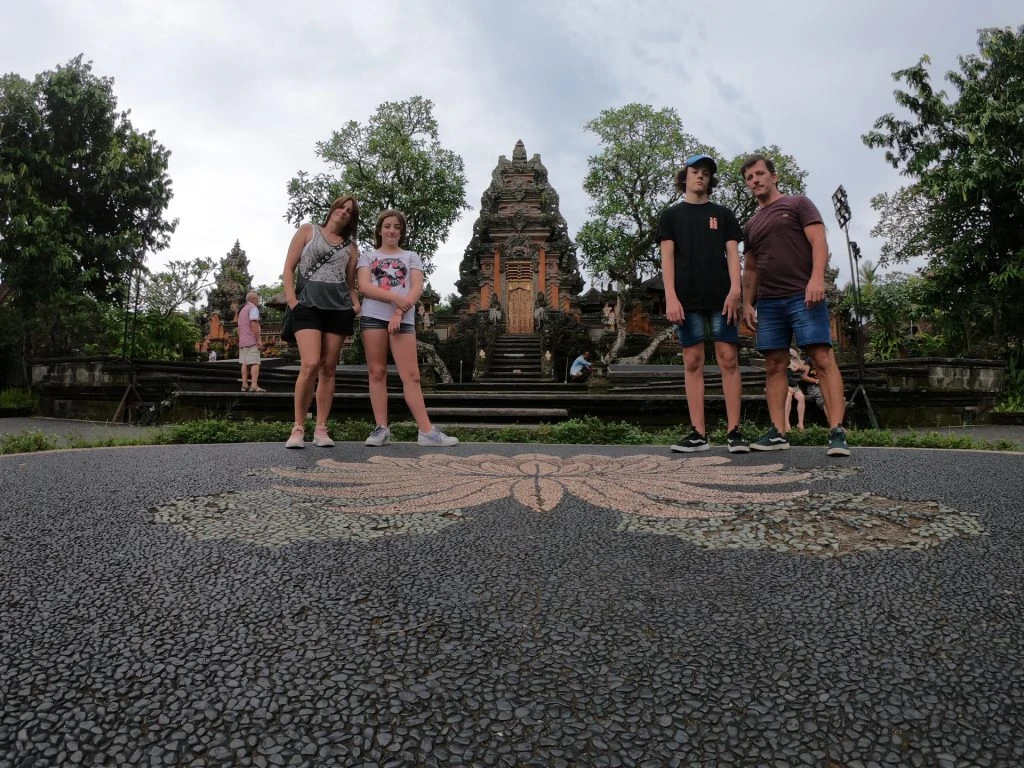 Enero en Indonesia. La travesía comenzó en Nueva Zelanda. tres semanas después los Rodríguez compartían fotos desde las paradisíacas playas de Bali.