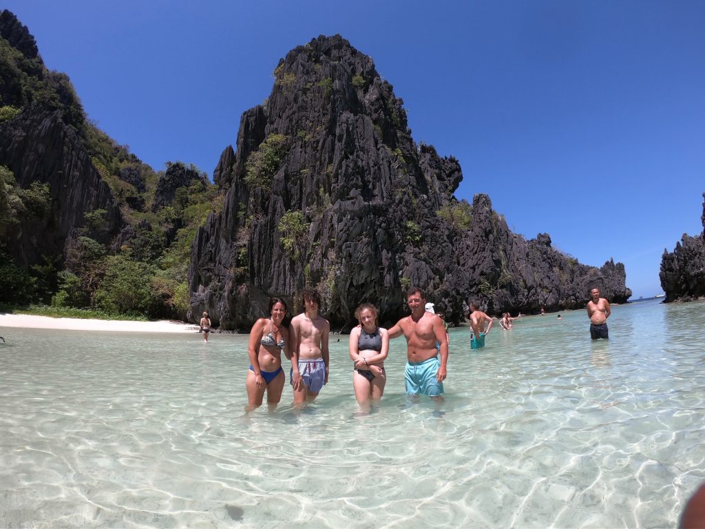Febrero en filipinas. La familia planeó el recorrido para disfrutar de un verano eterno...