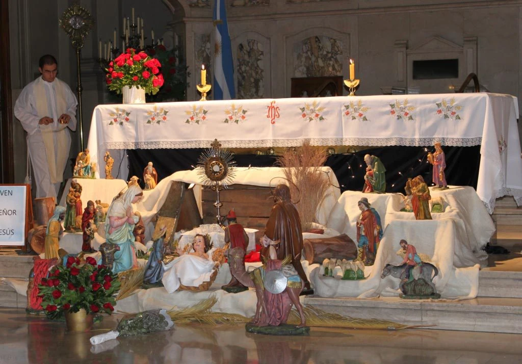Navidad para todos, la movida solidaria de Lumen Cor, temrina con una misa en San Nicolás de Bari.