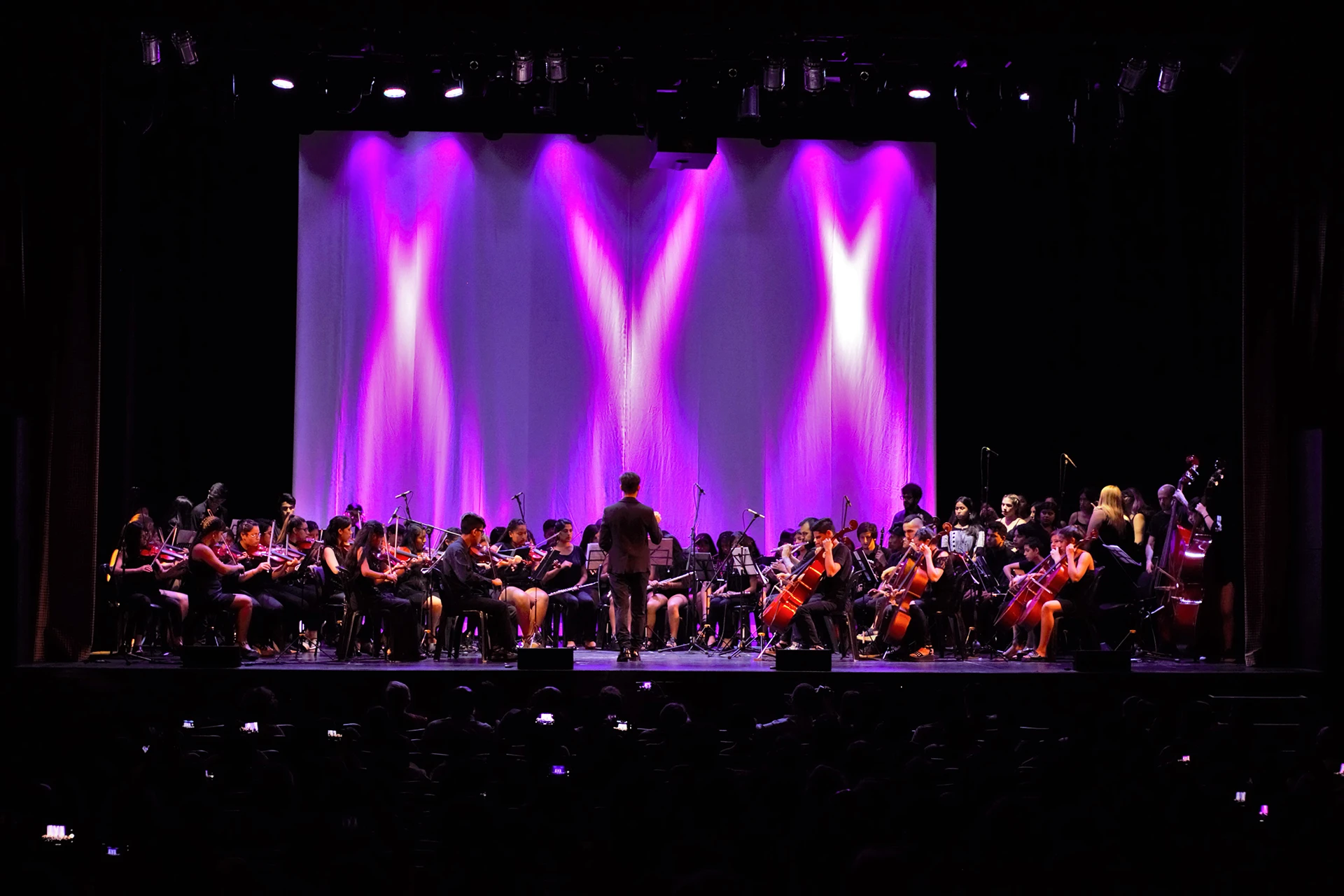 Los jóvenes de las orquestas populares se lucen con conciertos en los que presentan obras clásicas. 