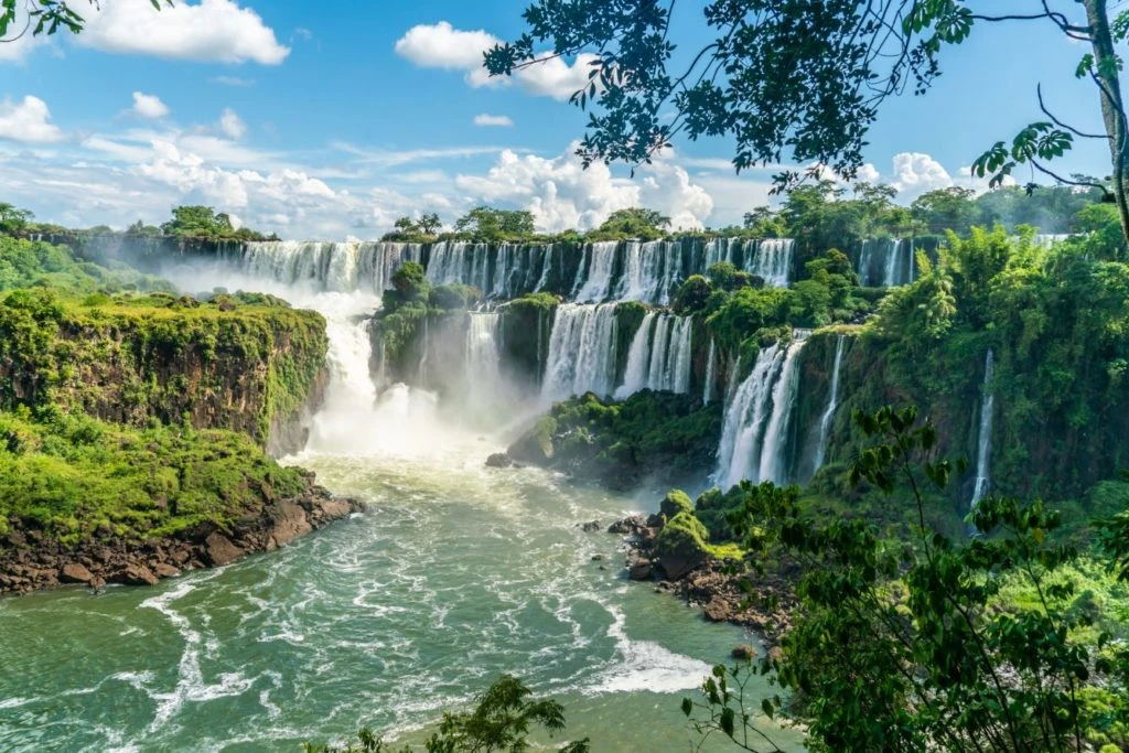 Las Cataratas del Iguazú fueron elegidas como la tercera “maravilla incuestionable” del planeta.
