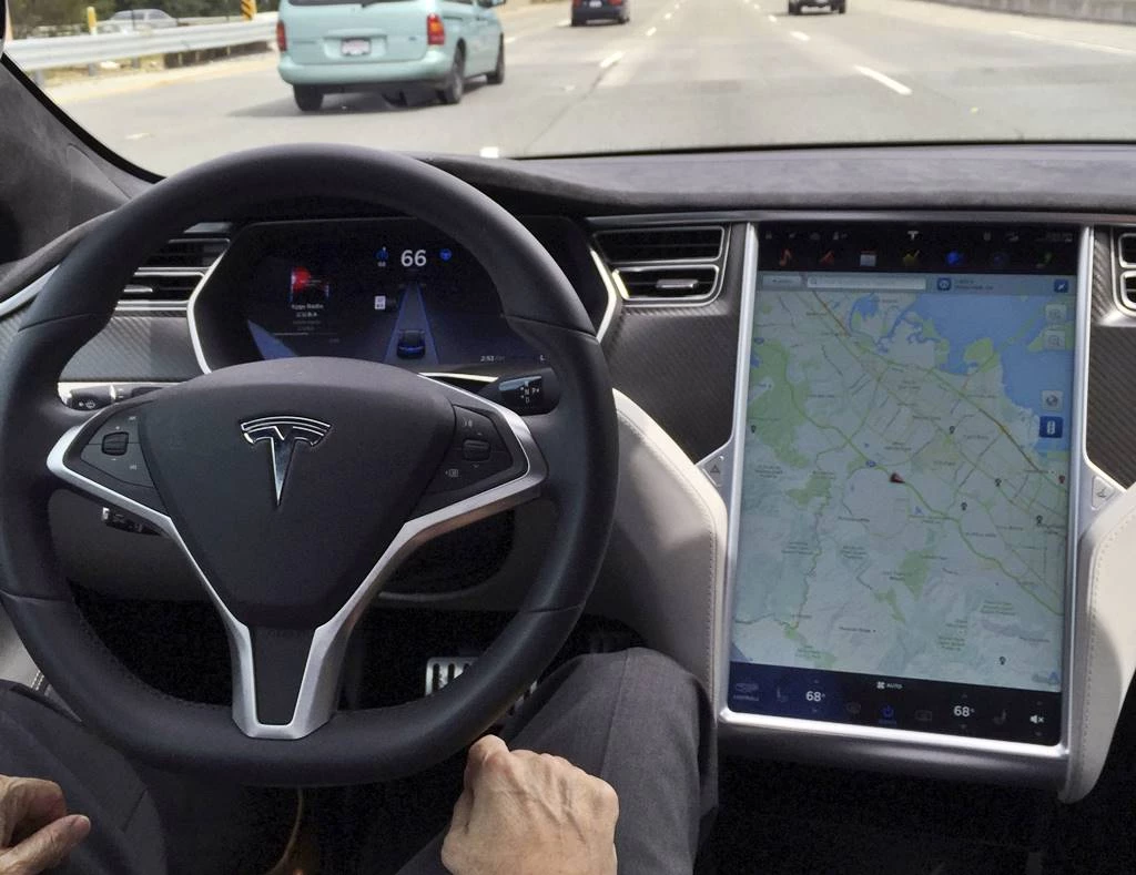 Tesla Autopilo