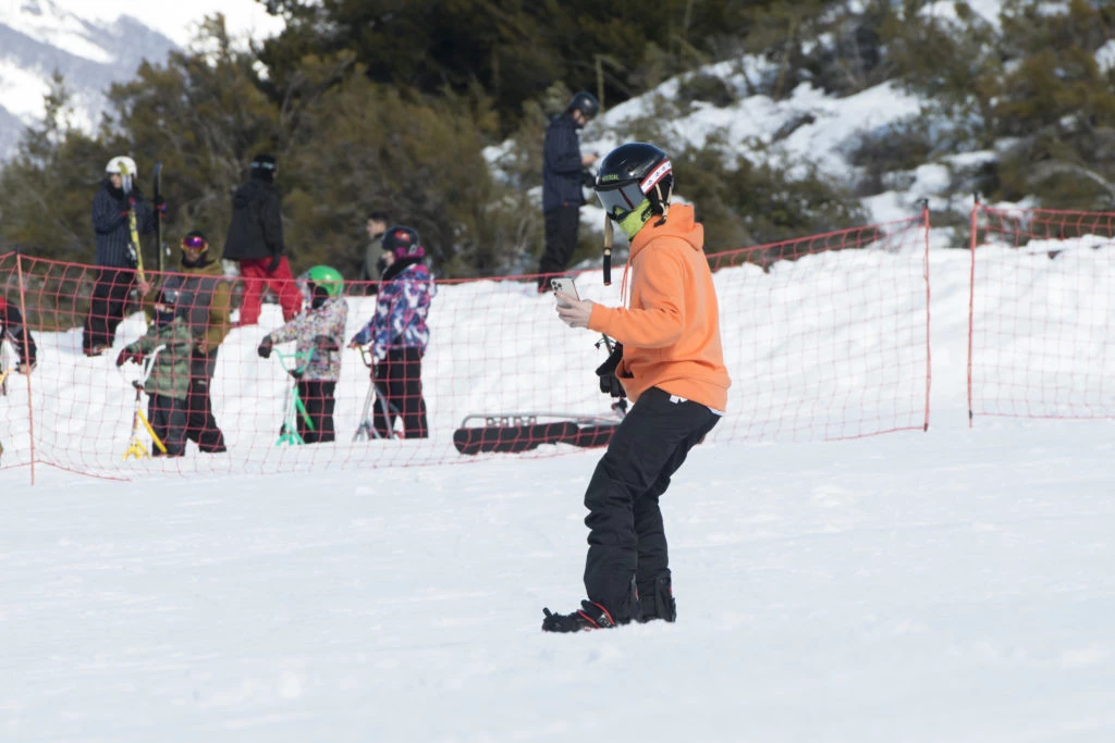 Robleis desplegó su habilidad con el snowboard. Foto: Fabián Uset.