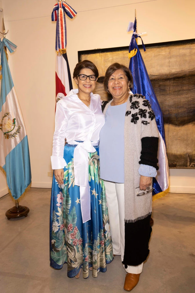 Ginnette Campos Rojas (Embajadora de Costa Rica en Argentina) junto a Minerva Lara Batista (Embajadora de Panamá en Argentina)