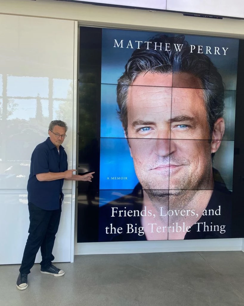 Mattew Perry, el actor de Friends, lanzó un libro con sus memorias en el  que habló de sus adicciones – GENTE Online