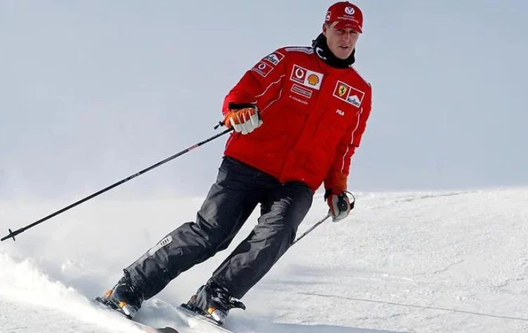 Michael Schumacher esquiando. Foto archivo. 