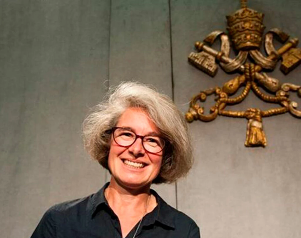 Nathalie Becquart, la primera mujer en tener voto dentro del Sínodo de Obispos del Vaticano