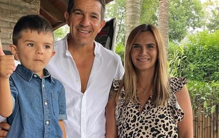 Amalia Granata y Leo Squarzon junto a su hijo. Foto redes sociales.