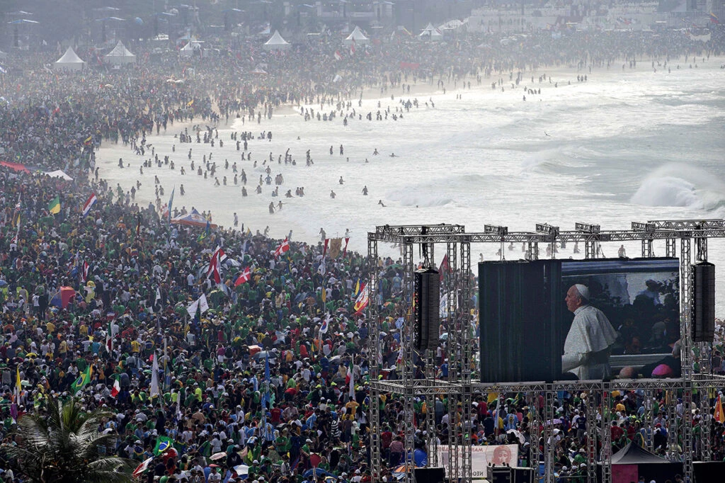 Las playas de Río de Janeiro llenas para ver al Papa Francisco en el cierre de la Jornada Mundial de la Juventud, en 2013. EFE