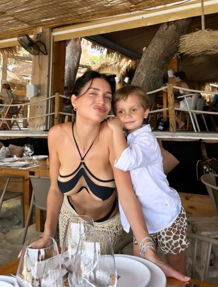 Zaira Nara y su hijo Viggo, de vacaciones en Ibiza