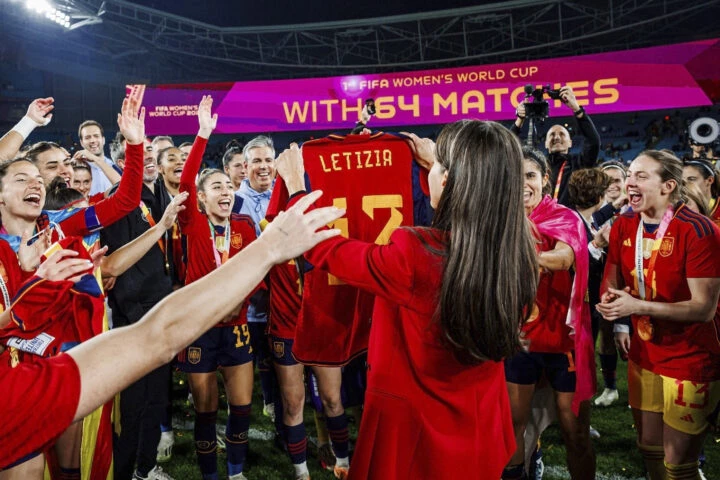 Letizia Ortiz And The Infanta Sofia Break Protocol With The World Champions