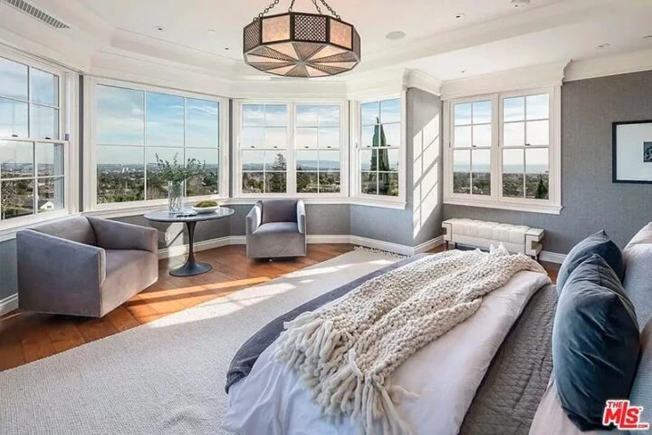 The Main Room Of Jennifer Lopez And Ben Affleck'S Los Angeles Mansion - Photo: © Westside Estate Agency
